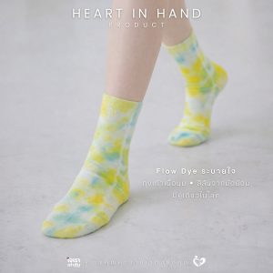 Alternative view of ถุงเท้าเนื้อผ้านุ่ม สีสันจากมัดยอม มีคู่เดียวในโลก | Flow dye ระบายใจ